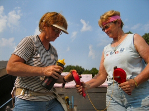 Sandy and Judy fill Double Chalkers® with Magichalk® Sandy and Judy fill Double Chalkers® with Magichalk®